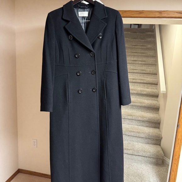 Precis petit woman’s coat - Picture 1 of 3